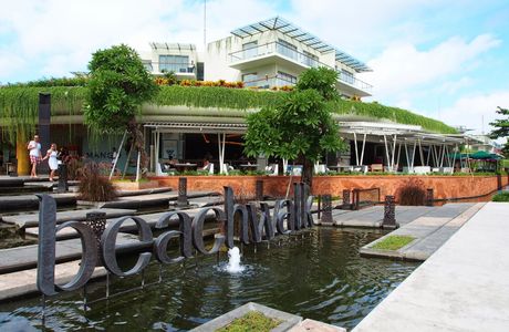 Beachwalk Shopping Center