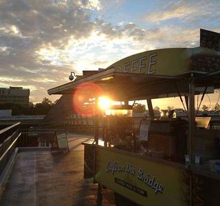 Cafe on the Goodwill Bridge