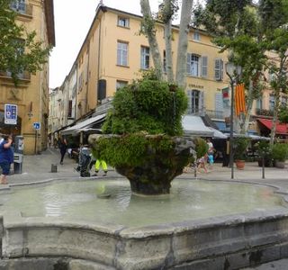 Fontaine des Neuf-Canons