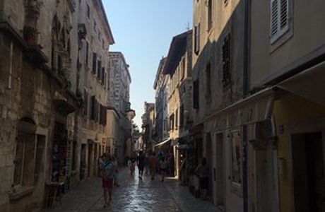 Decumanus Street