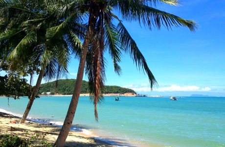 Lipa Noi Beach