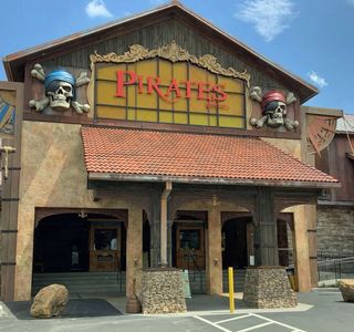 Pirates Voyage Dinner & Show