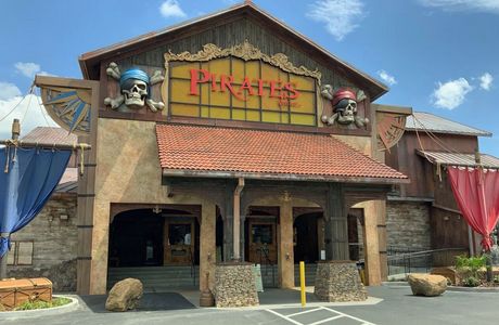 Pirates Voyage Dinner & Show