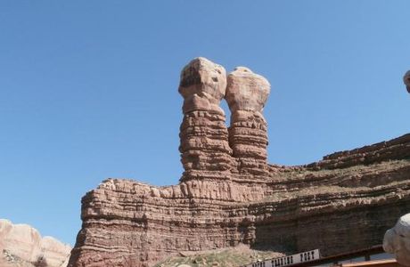 Twin Rocks Trading Post