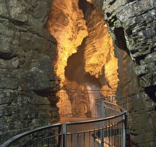Parco Grotta Cascata Varone