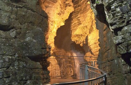 Parco Grotta Cascata Varone