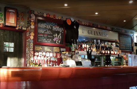 Rose & Crown Bar