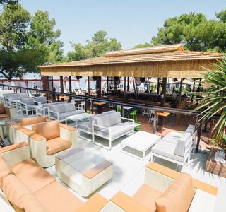 Makarana Bar