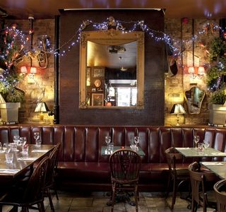 Whiski Bar & Restaurant