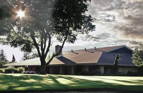 Wolf Ridge Country Club