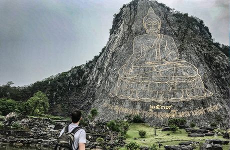 Linyi Wolong Mountain Buddha Cave