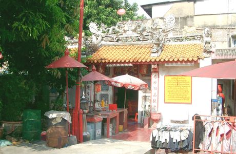 San Chao Temple (Wat San Chao)