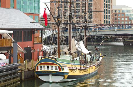 Boston Tea Party Ships & Museum