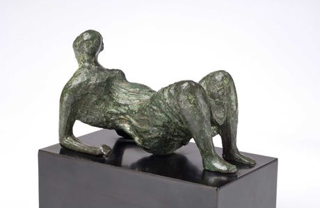 Reclining Bulls Statue
