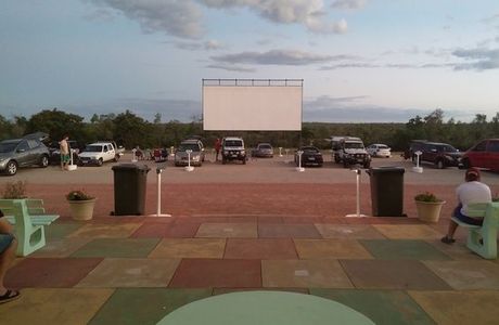 Tors Drive-In