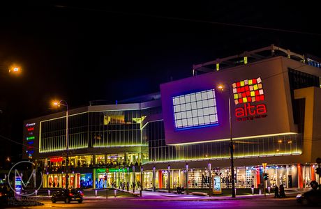 Alta Shopping Center