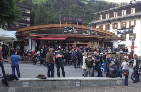 Sixty Minutes - Live Escape Game