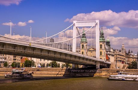 Elisabeth Bridge