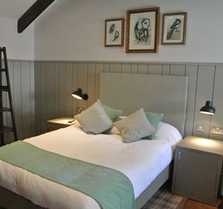 The Crown Pub & Dining