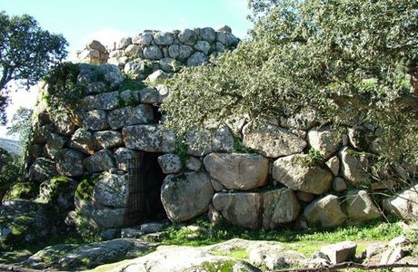 Nuraghe Majori