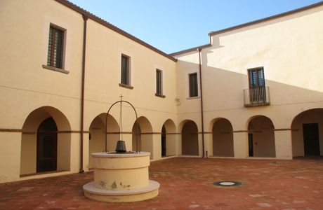 Palazzo di Citta (Ex Convento San Francesco d'Assisi)