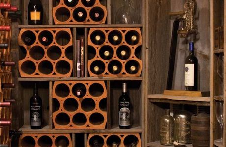Cave Et Bar a Vins Mise en Bouche