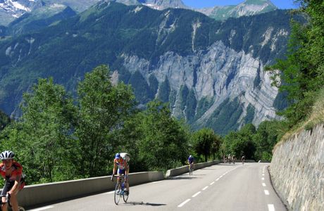 Chiko River Cycling Road