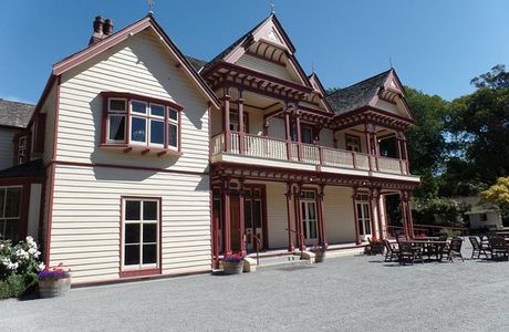 Riccarton House & Bush