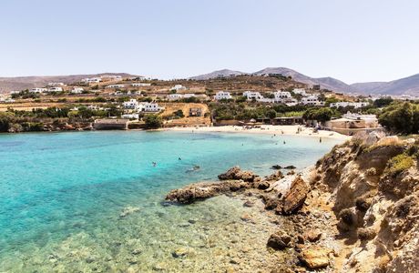 ParasPoros Bay Beach Bar