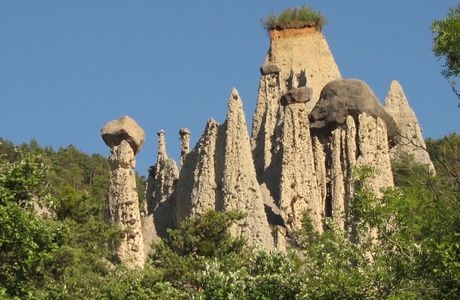 Les Demoiselles Coiffées