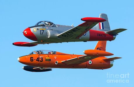 Monumento aeronautica -velivolo MB326
