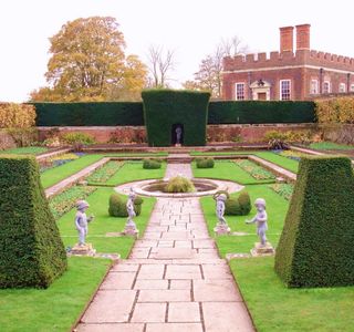 Hampton Court Park