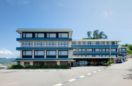 Yorimichi Parking Kanakura