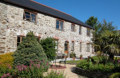 St Just-in-Roseland to St Mawes circular walk