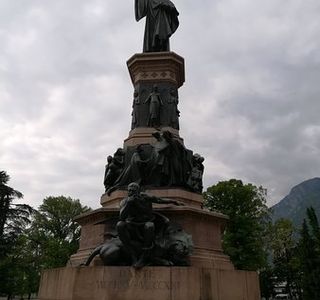 Monumento a Dante