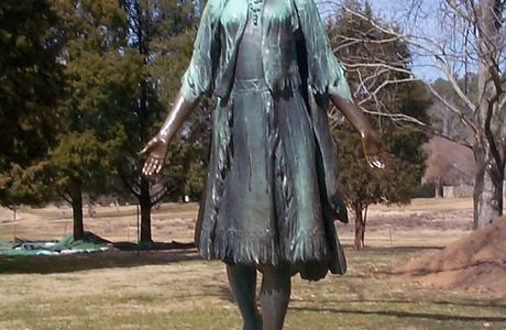 Statue of Pocahontas