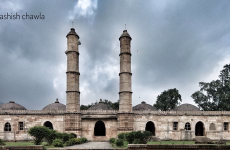 Lila Gumbaj ki Masjid