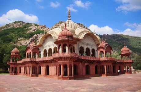 Moosi Maharani Ki Chhatri