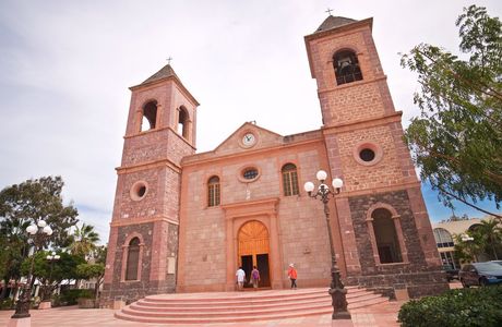 Catedral Nuestra Senora del Carmen y San Pedro Apostol