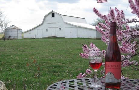 Edg-Clif Vineyard, Winery & Brewery