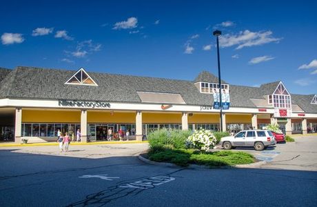 Tanger Outlets Tilton