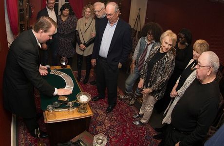 Palmetto Crescent Parlour