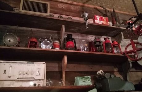 Brookshire's World of Wildlife Museum and Country Store