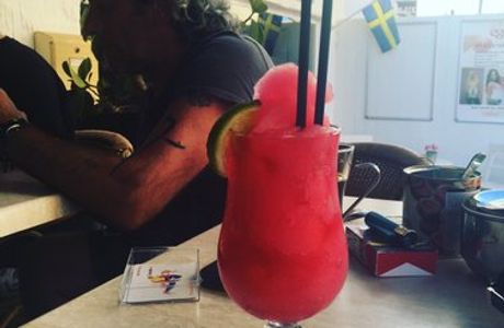 TreO Bar & Cafe