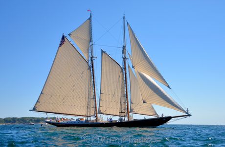 Schooner Inn
