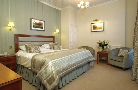 The George Hotel