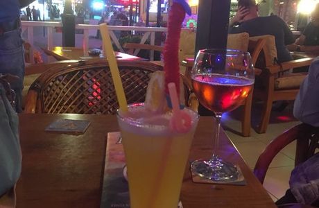 Relax Cocktail Bar