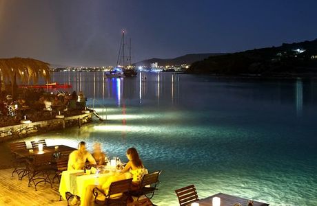 Paparazzi Beach Club