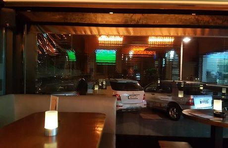 Reeves Cafe & Bar
