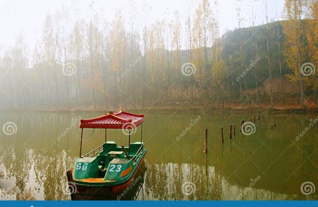 Donglin Lake